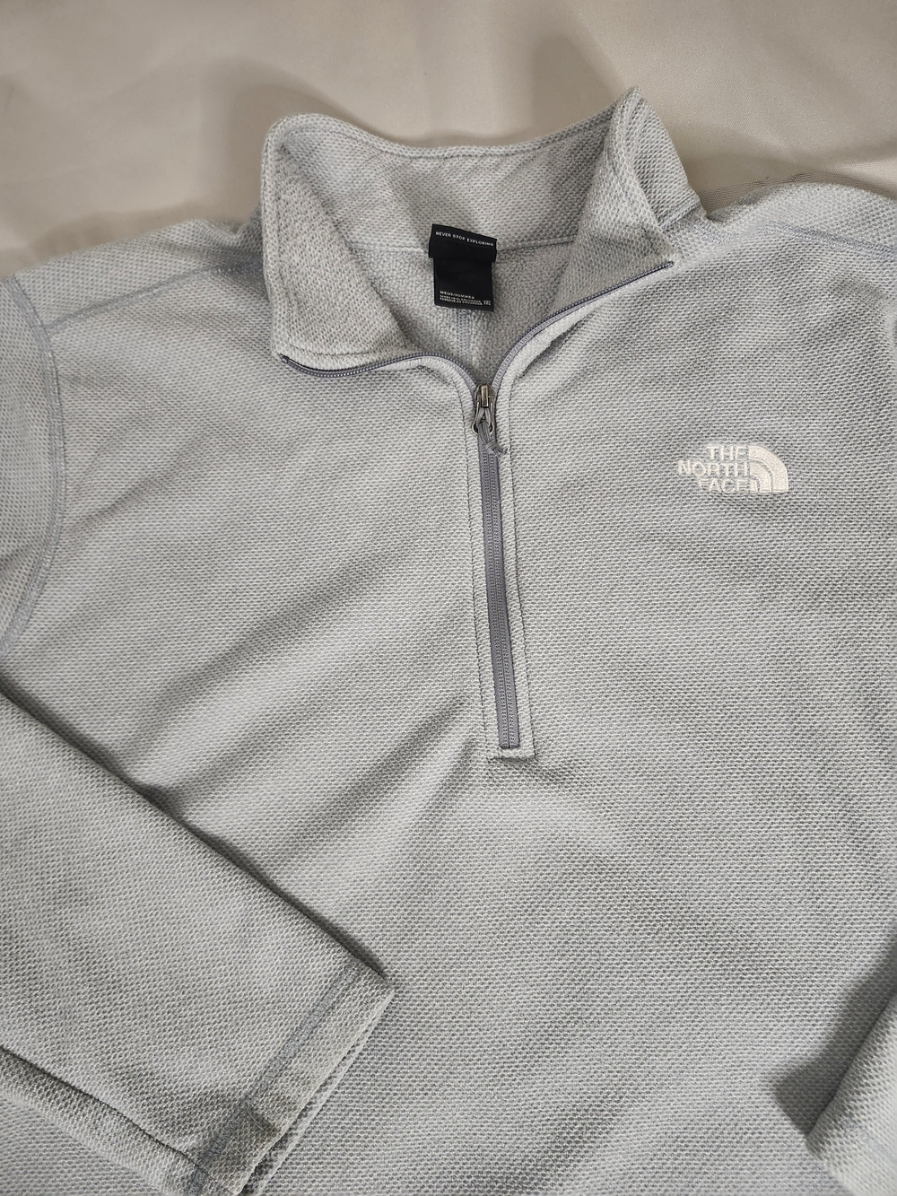 The North Face Men’s Light Gray Quarter-Zip Sweater